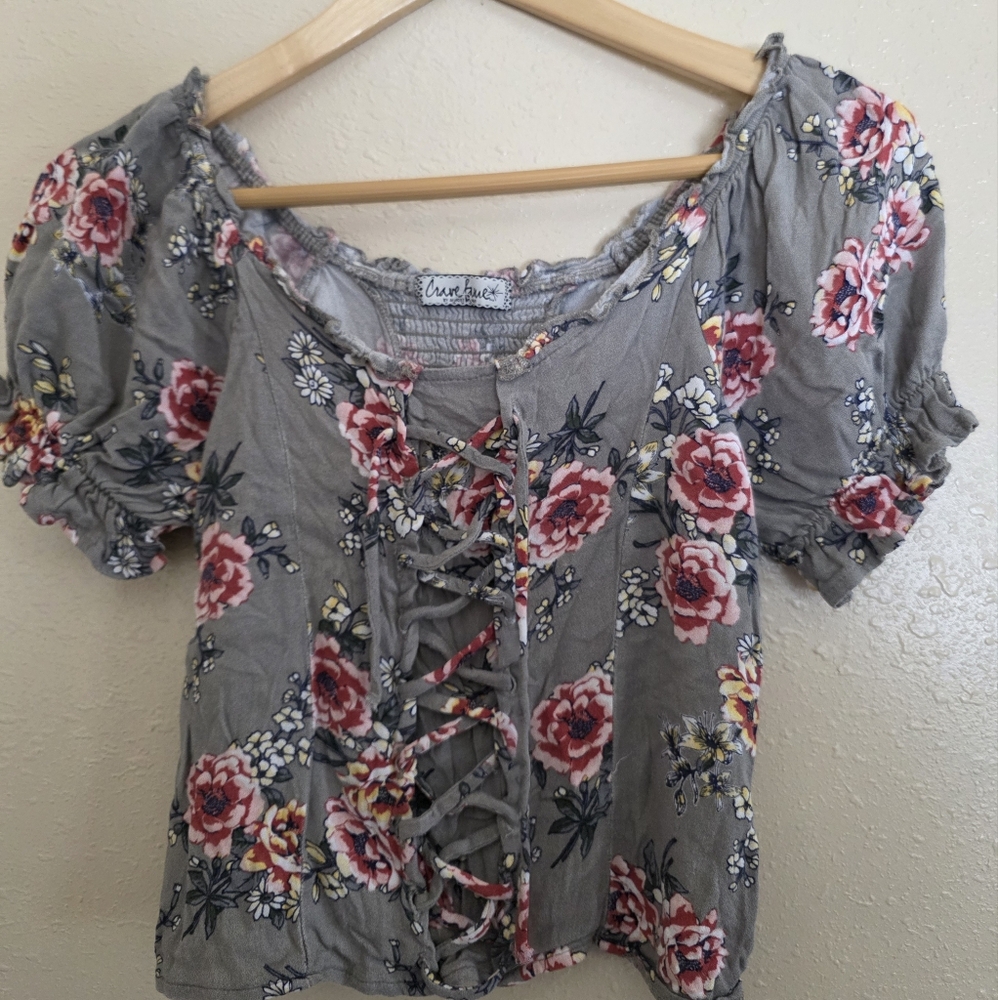 Crave Fame Gray Floral Lace-Up Blouse